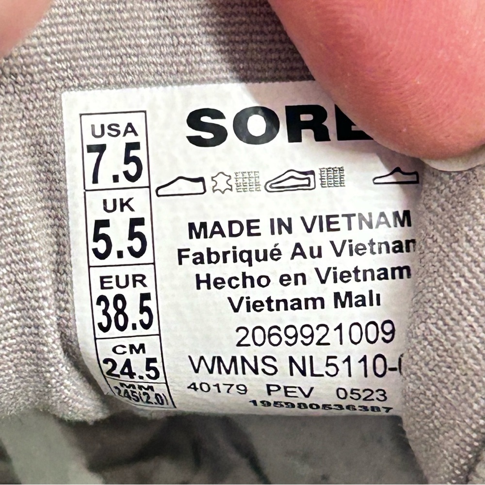 SOREL Out N About III City Sneaker
Women’s 7.5 Moonstone Dove Waterproof - Picture 10 of 11